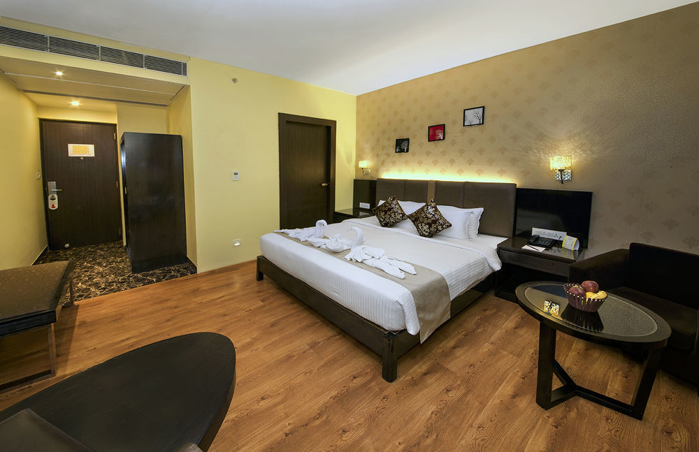 Hotel The Fern Residency